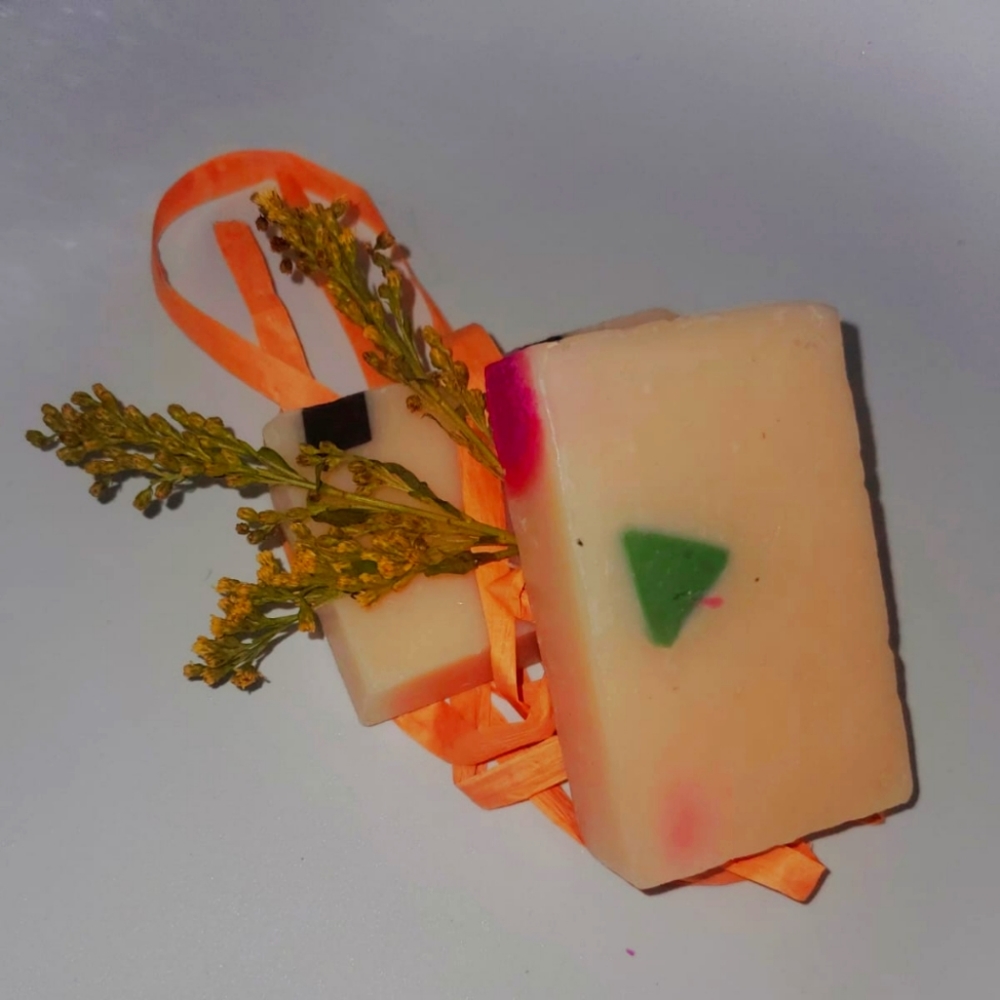 Bee Sage Moisturizing Soap Bar